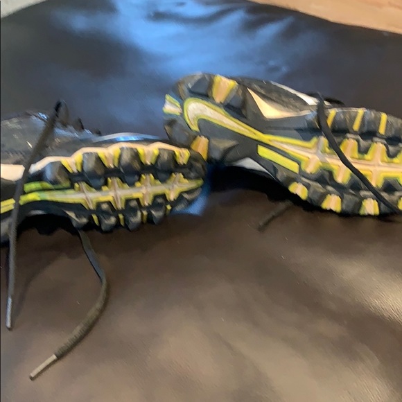 Baseball Cleats - Picture 3 of 3